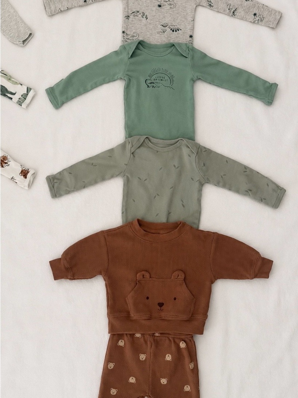 0-3/3month Mixed-Print Clothing Bundle - Picture 3 of 3